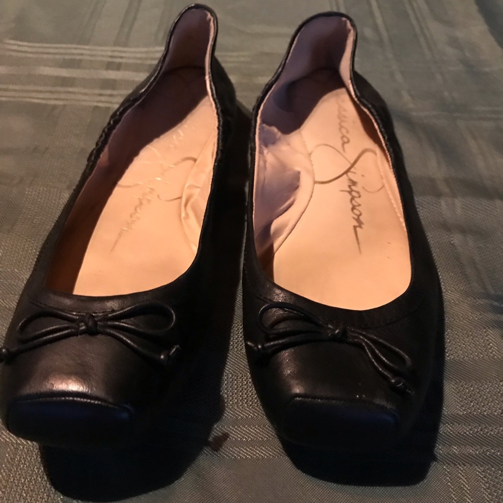 Jessica Simpson black flats